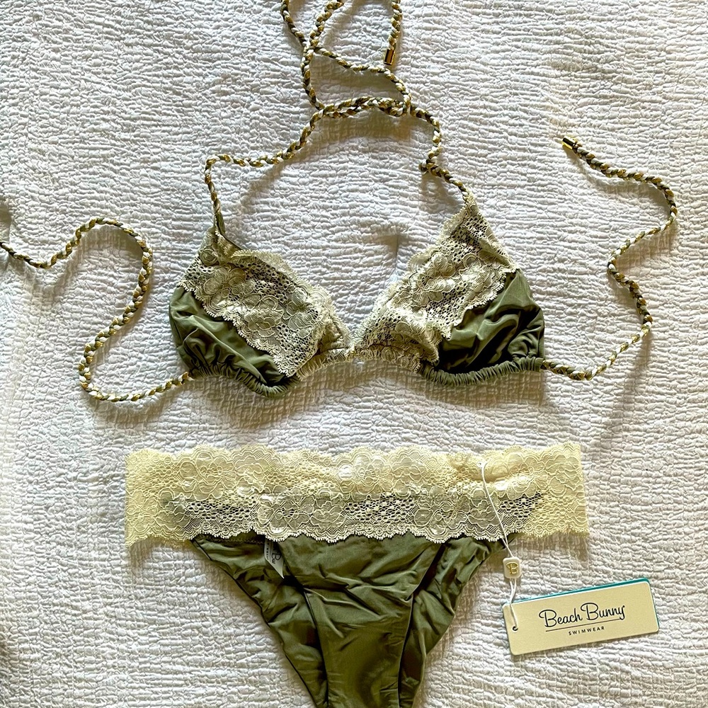 BEACH BUNNY SWIMWEAR Lady Lace Suit NWT